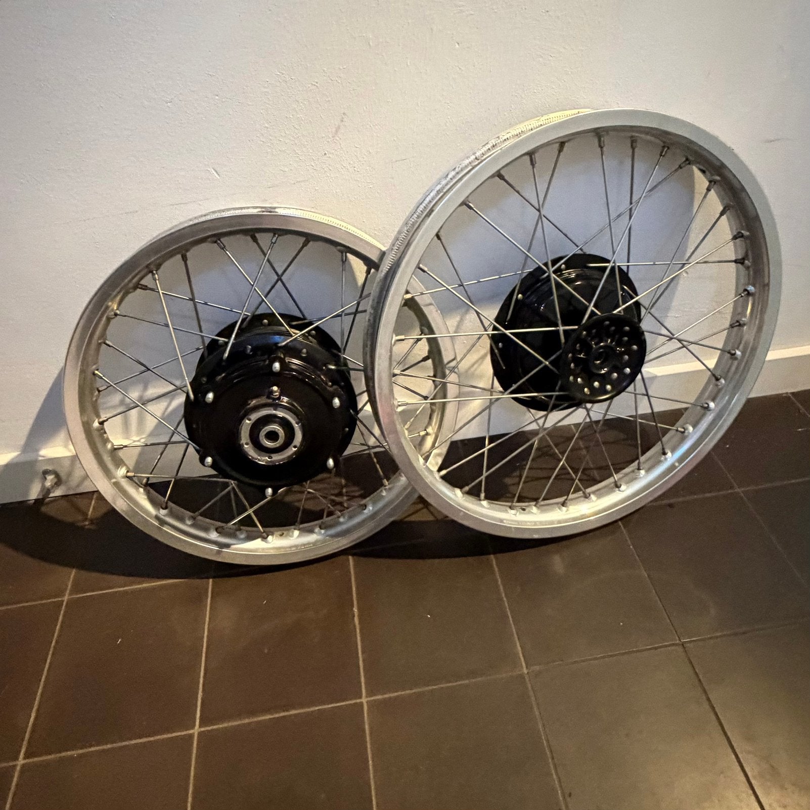 Yamaha XT500 1U6 voor- en achtwerwiel - zeer goede staat, Ophalen of Verzenden, Gebruikt