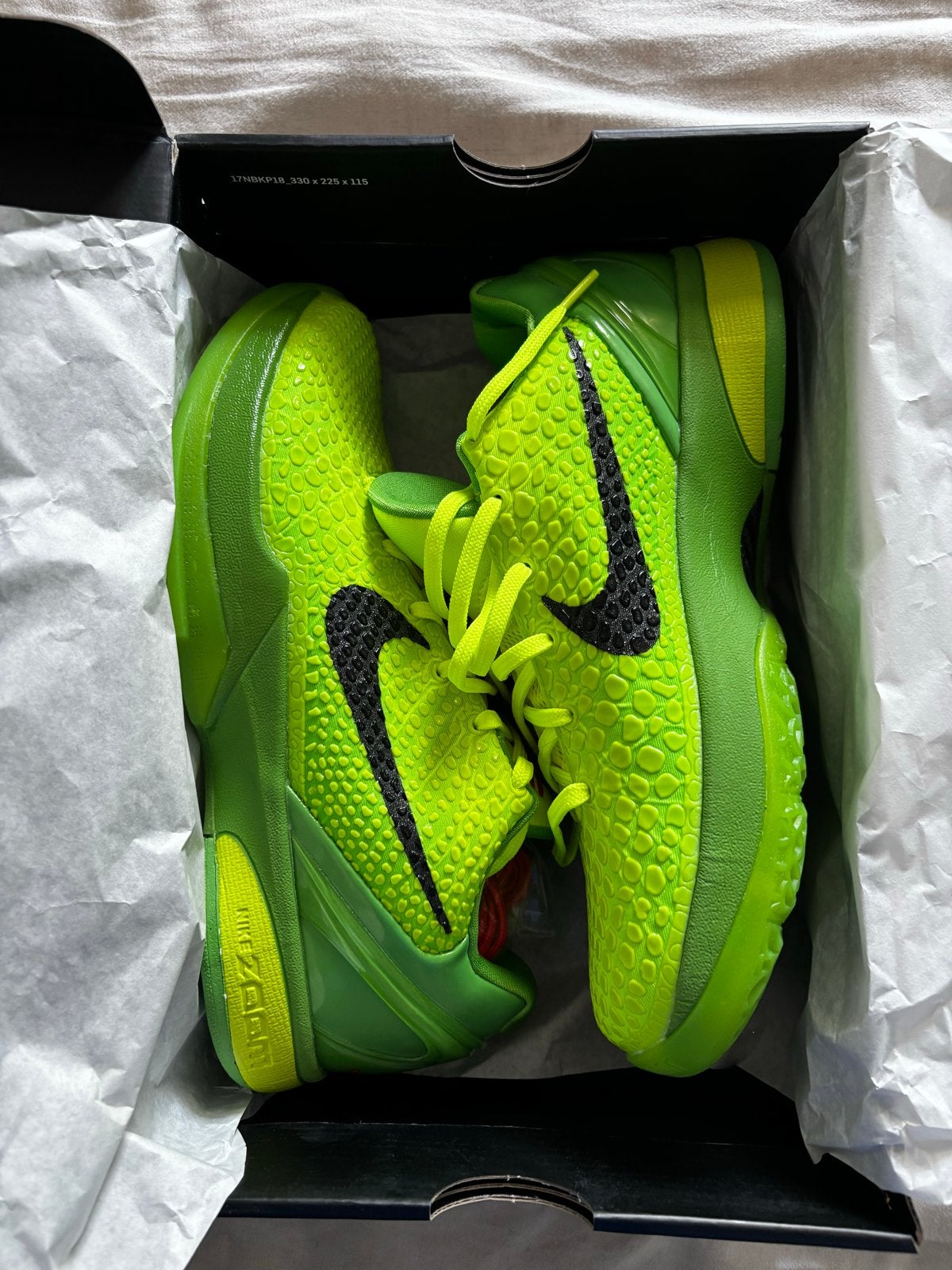Nike Kobe 6 Protro Grinch - Nieuw in doos, Ophalen of Verzenden, Nieuw, Overige kleuren, Sneakers of Gympen