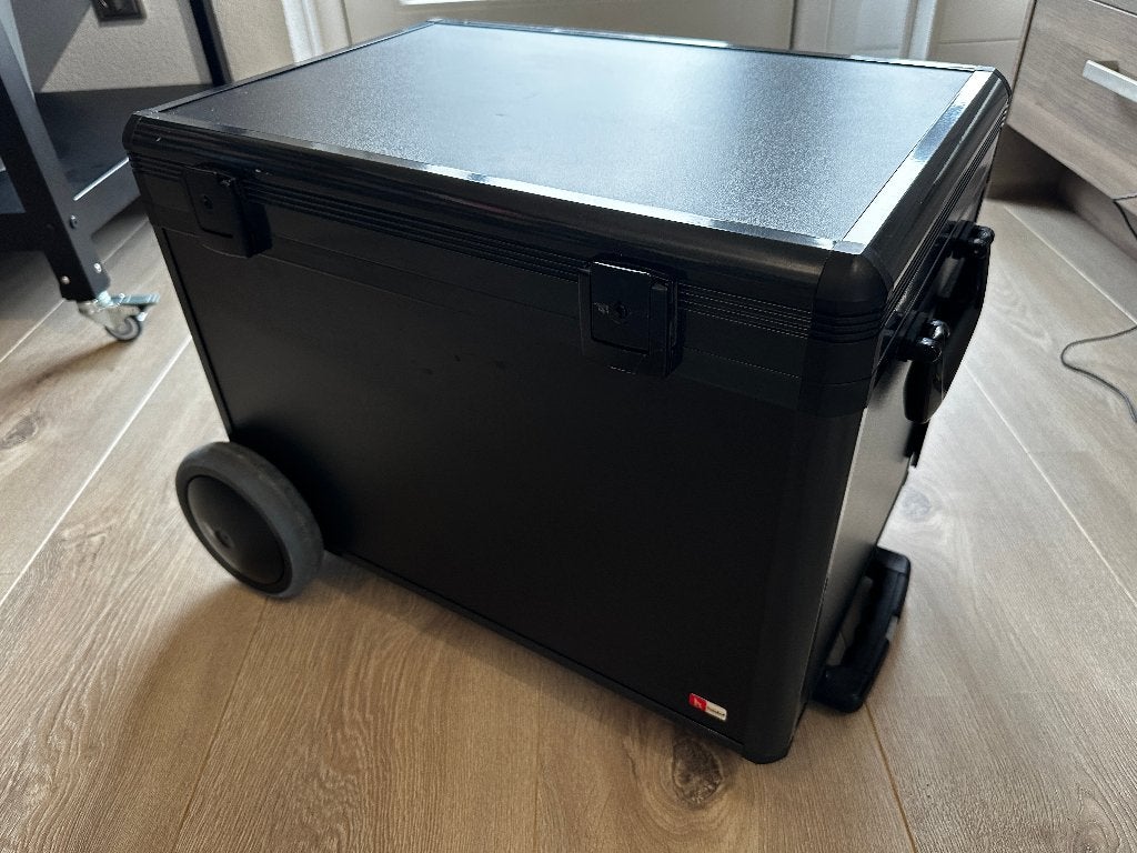 2x Maatwerk laptopkoffer 5x 15” met laadfunctie, Ophalen, 15 inch, Gebruikt, Trolleytas