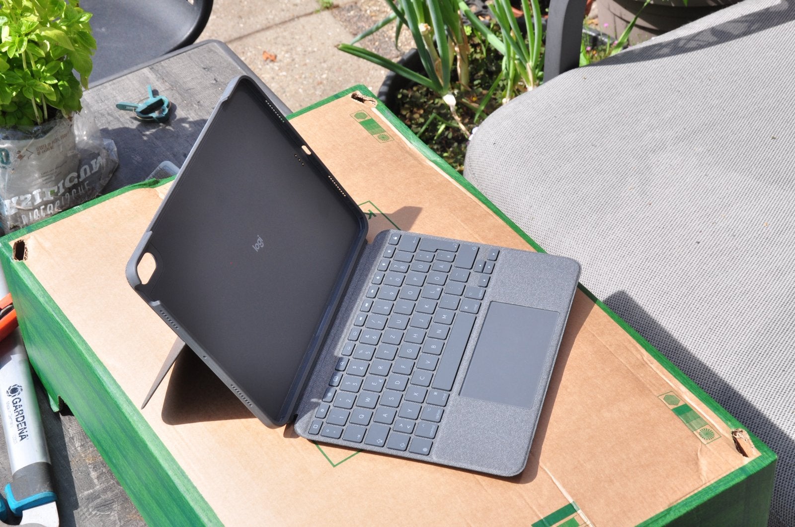 Logitech Combo Touch iPad Pro 11-inch (1e, 2e, 3e en 4e gen), Computers en Software, Tablet-hoezen, Ipad pro 11 inch, 11 inch