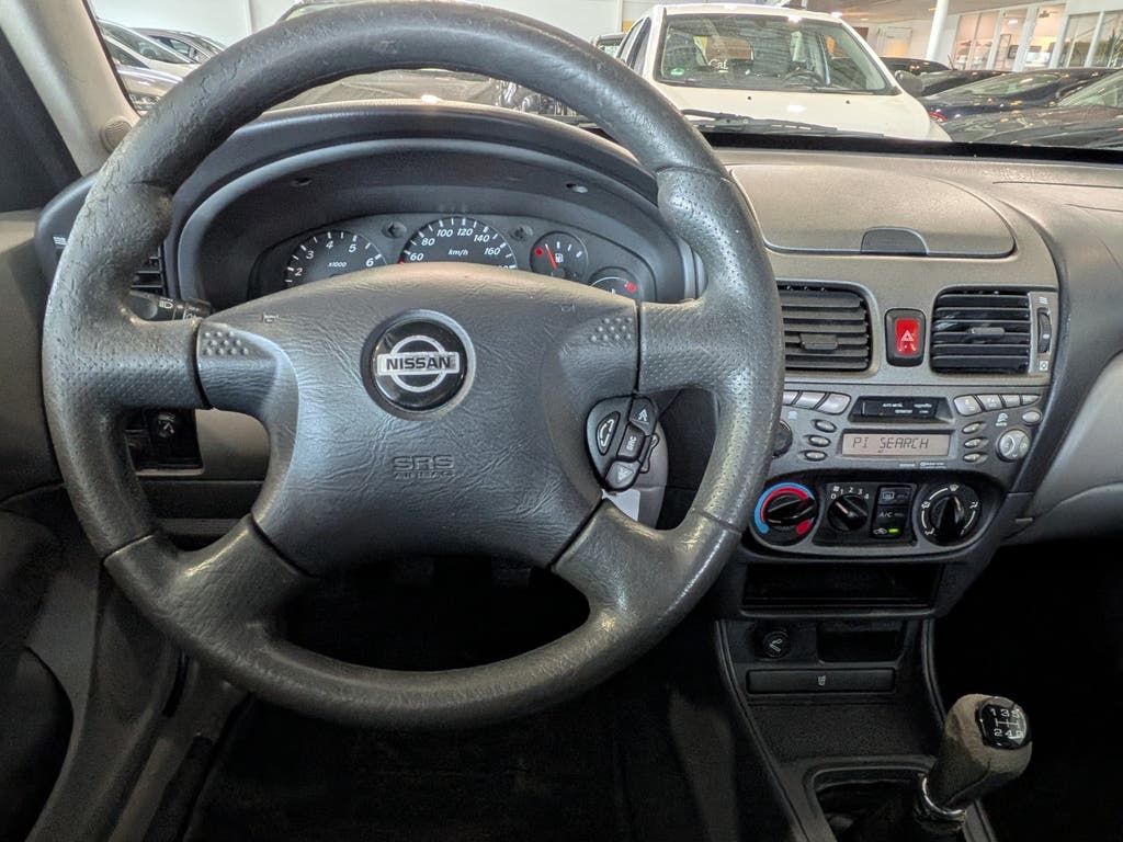 Nissan Almera 1.5 Luxury Airco, Trekhaak, Stuurbekrachtiging, foto 9