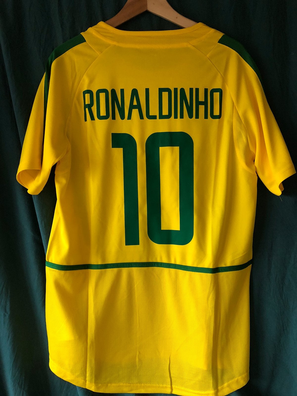 Ronaldinho Brazilie retro voetbalshirt maat M, Sport en Fitness, Voetbal, Ophalen of Verzenden, Zo goed als nieuw, Shirt