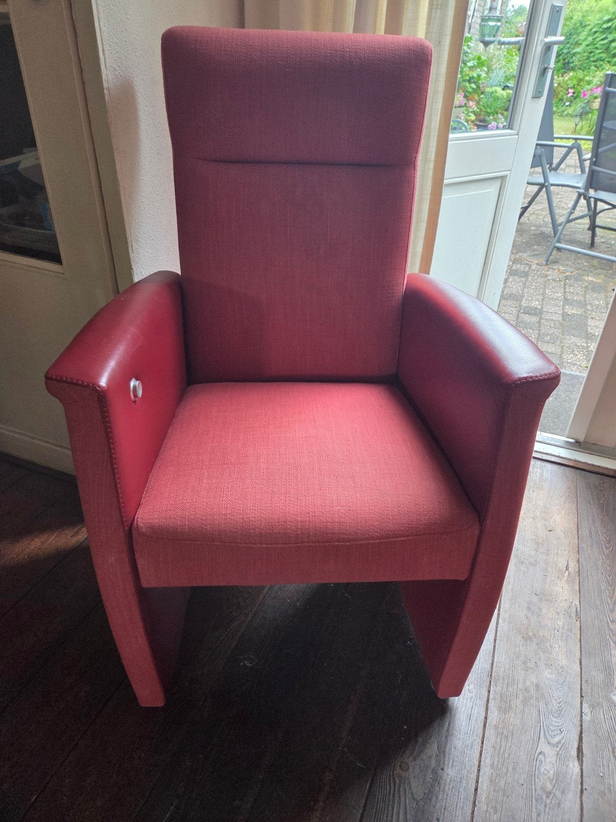 Prominent rode fauteuil verstelbaar, Ophalen, Minder dan 75 cm, Zo goed als nieuw, Leer