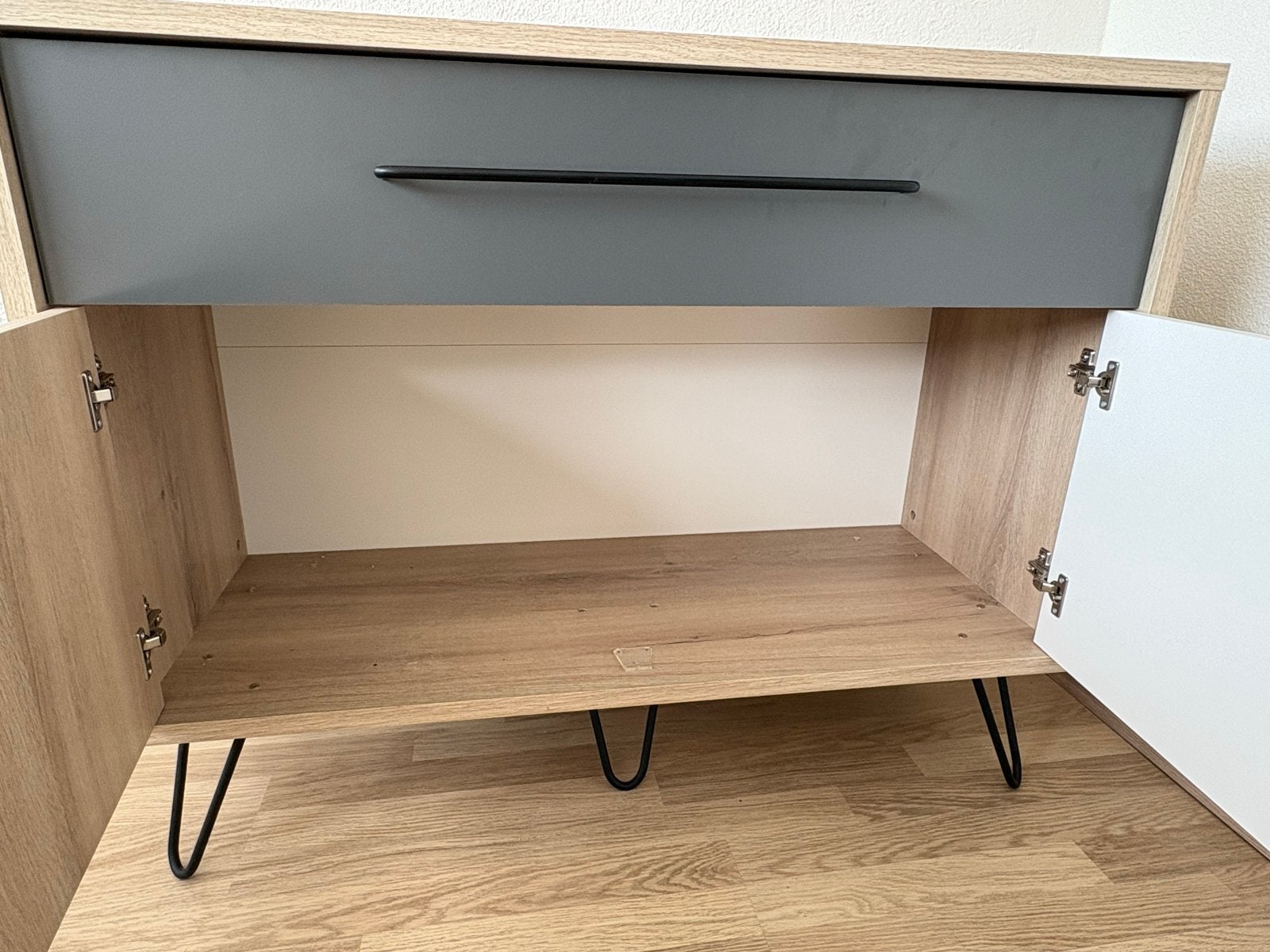 Modern dressoir met lade en deuren - zo goed als nieuw, Huis en Inrichting, Kasten | Dressoirs, Ophalen, Gebruikt, 50 tot 100 cm