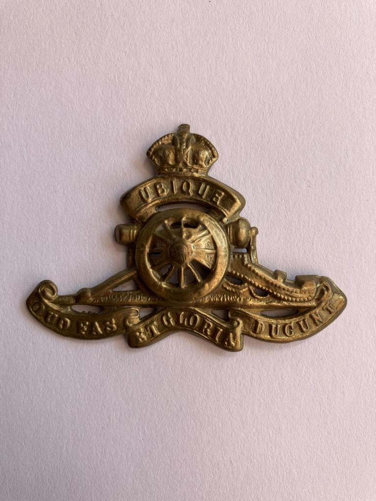 Royal Artillery Embleem - 'Ubique Quo Fas et Gloria, Ophalen of Verzenden, Overige soorten, Engeland, Embleem of Badge