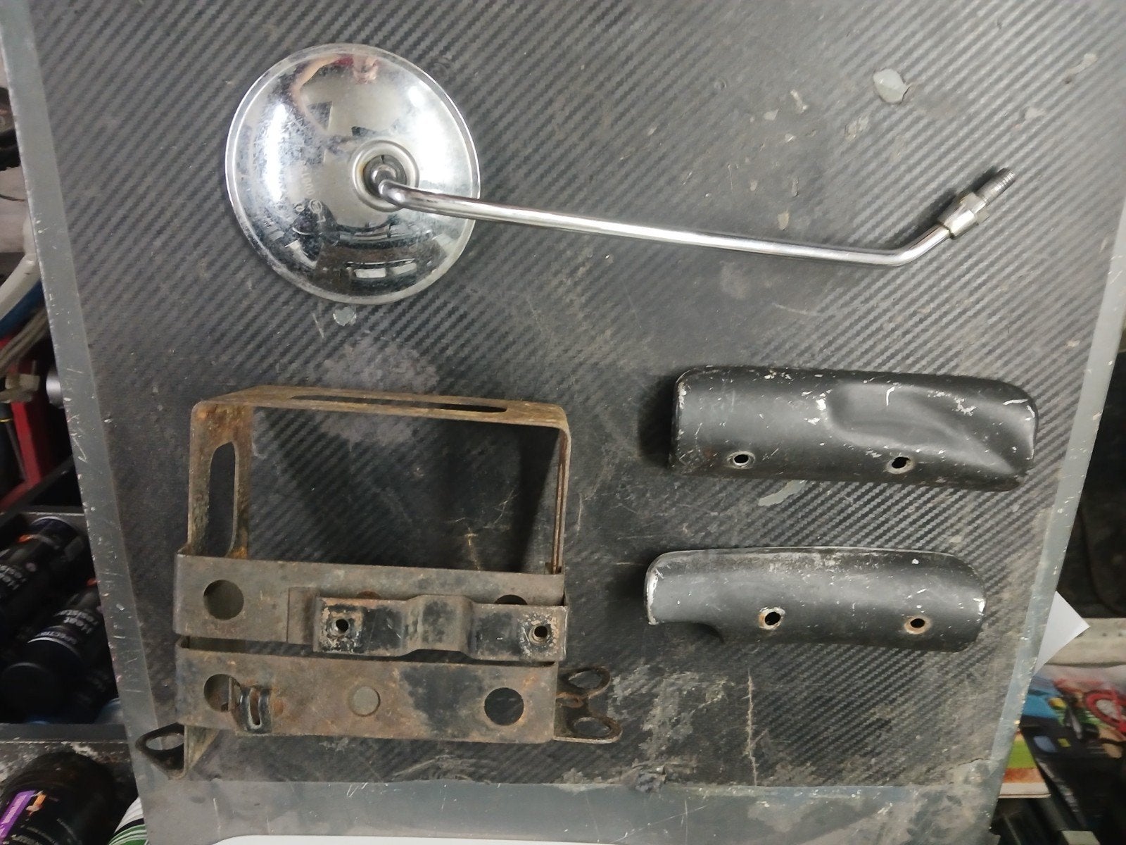 Suzuki GS 550 onderdelen: accubak, hitteschildjes, spiegel, Verzenden, Gebruikt