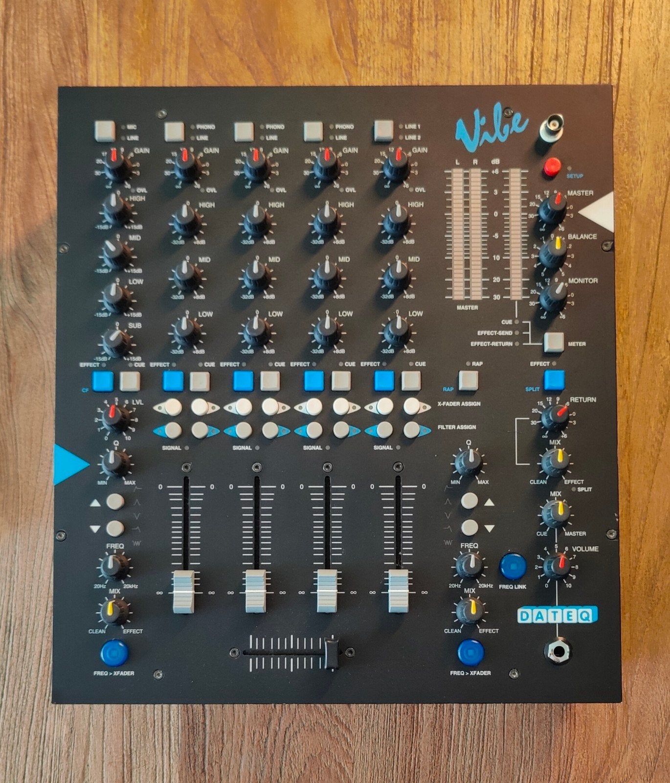 Dateq Vibe DJ mixer (zeer nette staat, incl. 19" rack kit), Ophalen, Gebruikt, 5 tot 10 kanalen, Microfooningang