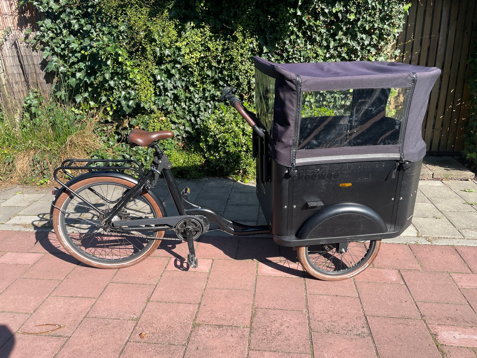 Keewee elektrische bakfiets 4 zitplaatsen - Goed Onderhouden, 4 kinderen of meer, Gebruikt, Huif, Schijfrem