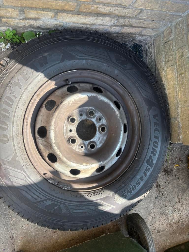 Fiat ducato 225/75-16 inch goodyear all season stalen velgen, Ophalen, 16 inch, Banden en Velgen, All Season