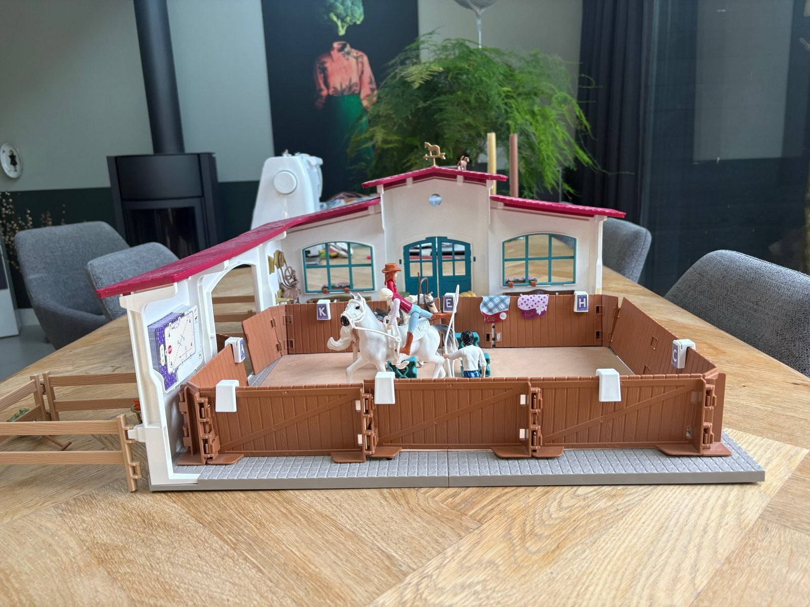 Schleich 42639 Paardenmanege met paarden en accessoires, Ophalen of Verzenden, Zo goed als nieuw, Jongen of Meisje