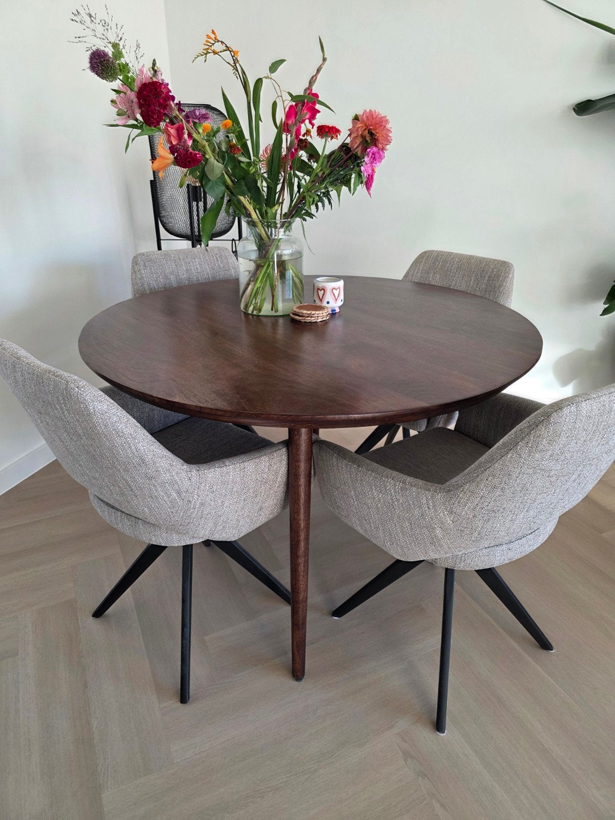 Ronde mangohouten eettafel Lexy (Leen Bakker) – Ø120 cm, Huis en Inrichting, Ophalen, Rond, Zo goed als nieuw, Vier personen