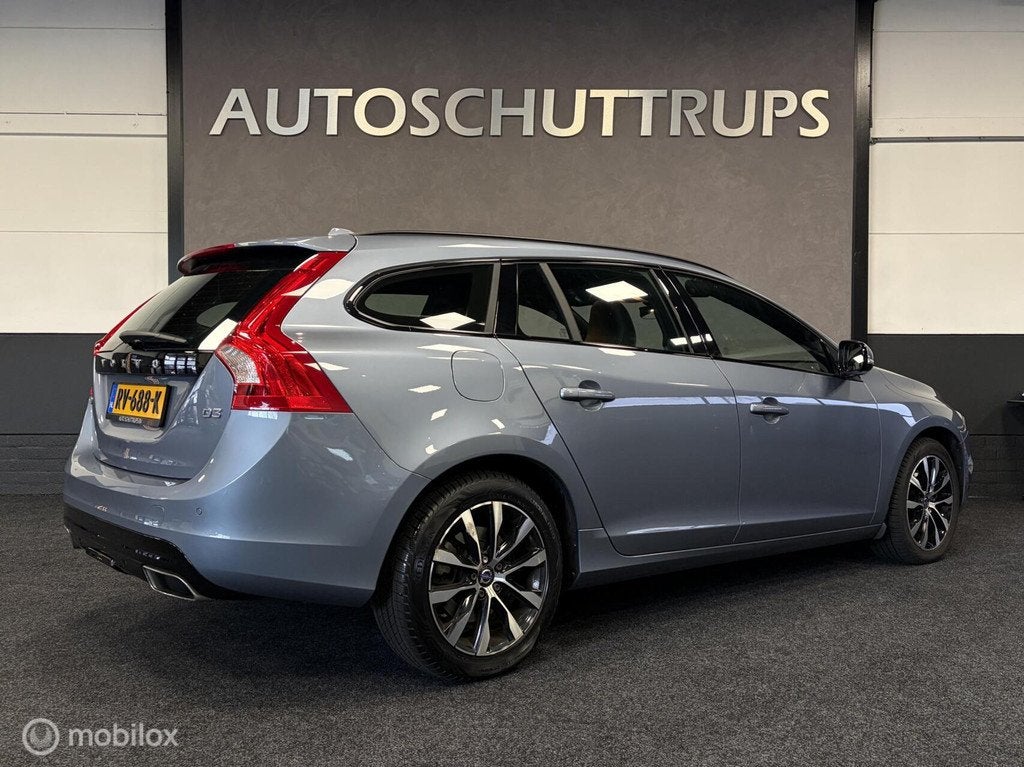 Volvo V60 2.0 D3 Summum LEDER / STOELVERW / CLIMA / CRUISE /, Voorwielaandrijving, Gebruikt, 4 cilinders, Blauw