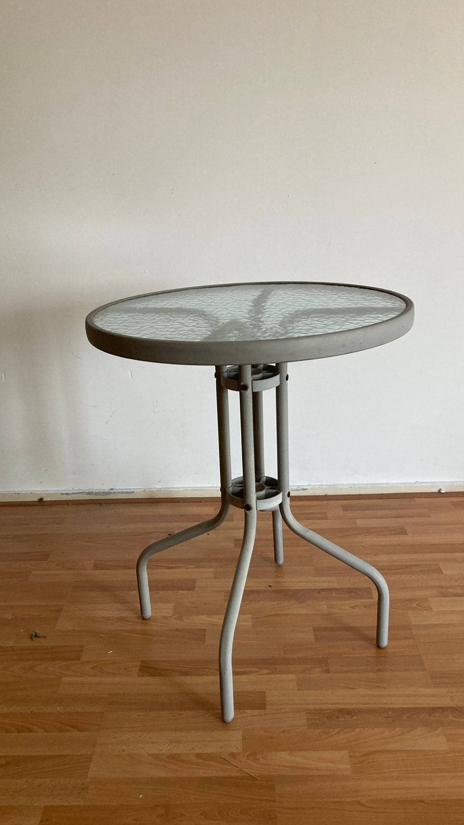Compacte glazen bistrotafel / tuintafel (Ø 60 cm), Tuin en Terras, Ophalen, Zo goed als nieuw, Rond, Kunststof