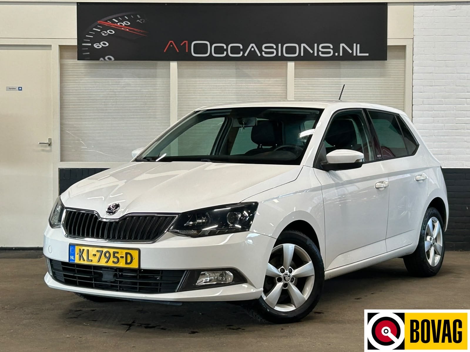 Skoda Fabia 1.2 TSI JOY (bj 2016), Auto's, Voorwielaandrijving, Stof, Euro 6, 4 cilinders