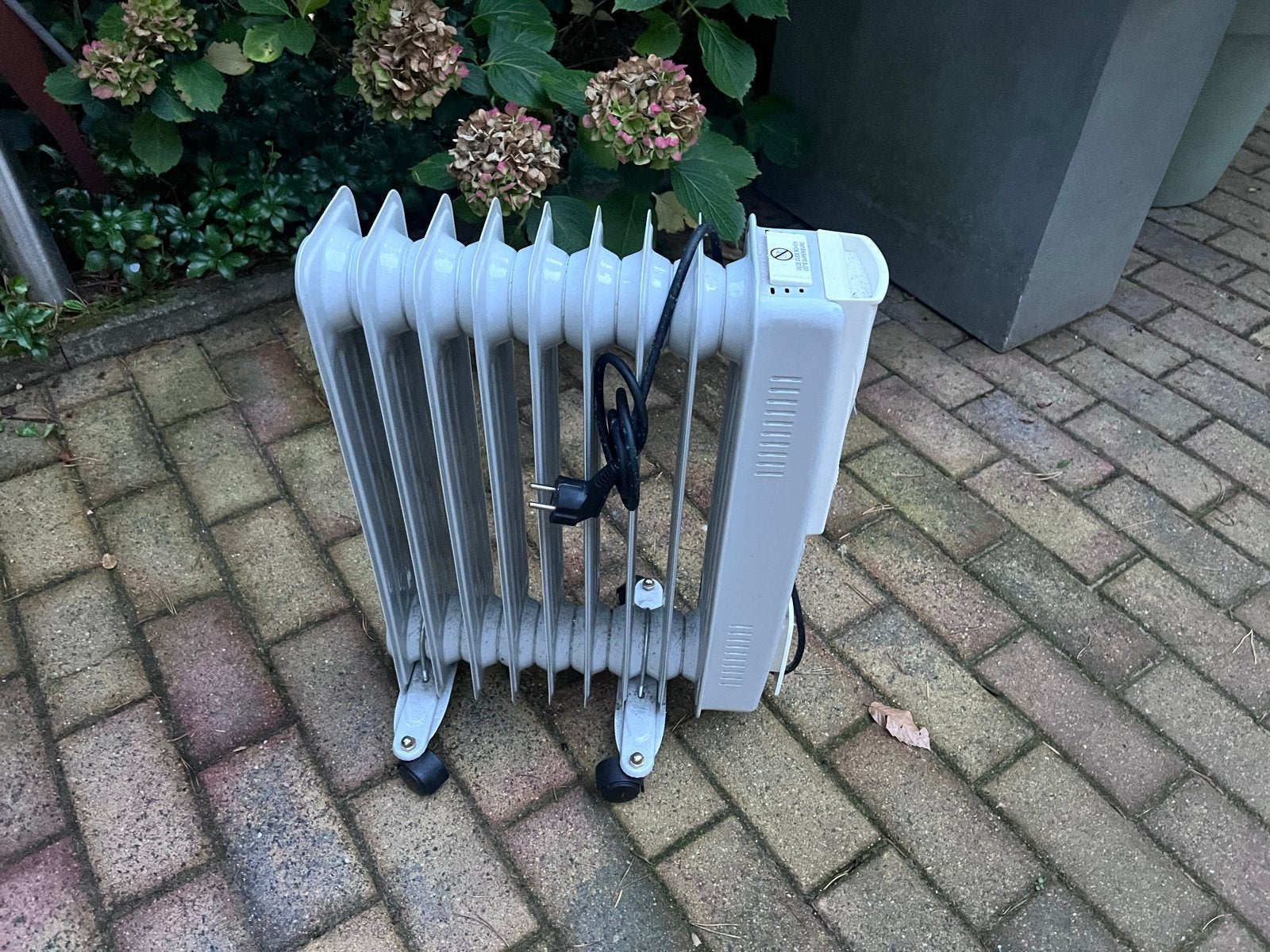 Handson Oliegevulde Radiator 2000W - Zo goed als nieuw, Ophalen, 30 tot 80 cm, Radiator, Minder dan 60 cm
