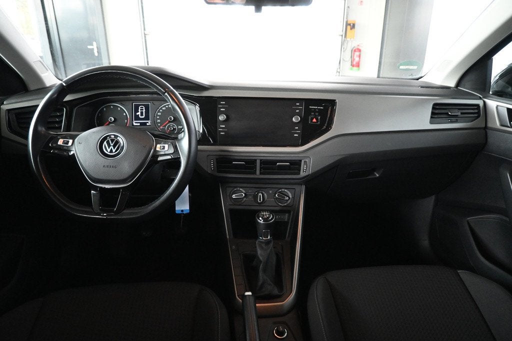 Volkswagen Polo 1.0 TSI R-Line Edition Airco Carplay Cruise, Voorwielaandrijving, Gebruikt, 580 kg, Met garantie (alle)