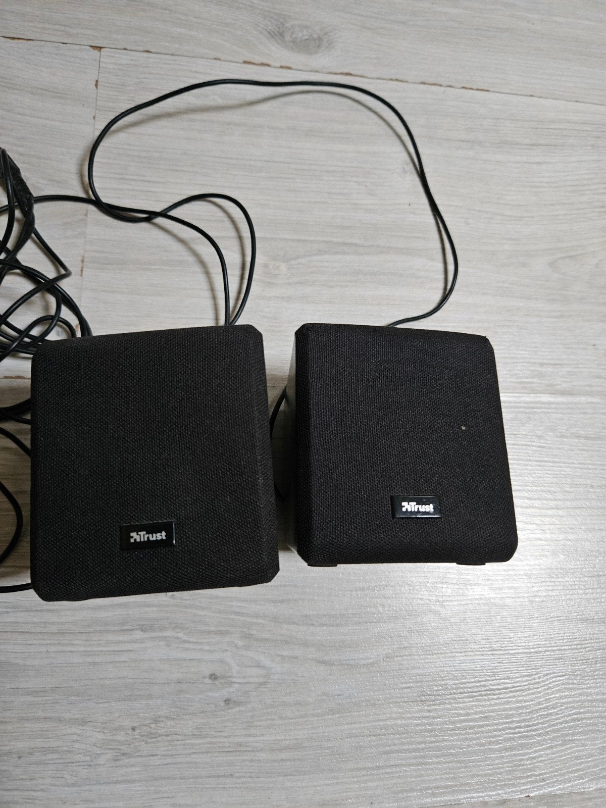 2x speaker trust zgan, Ophalen of Verzenden, Zo goed als nieuw, Trust