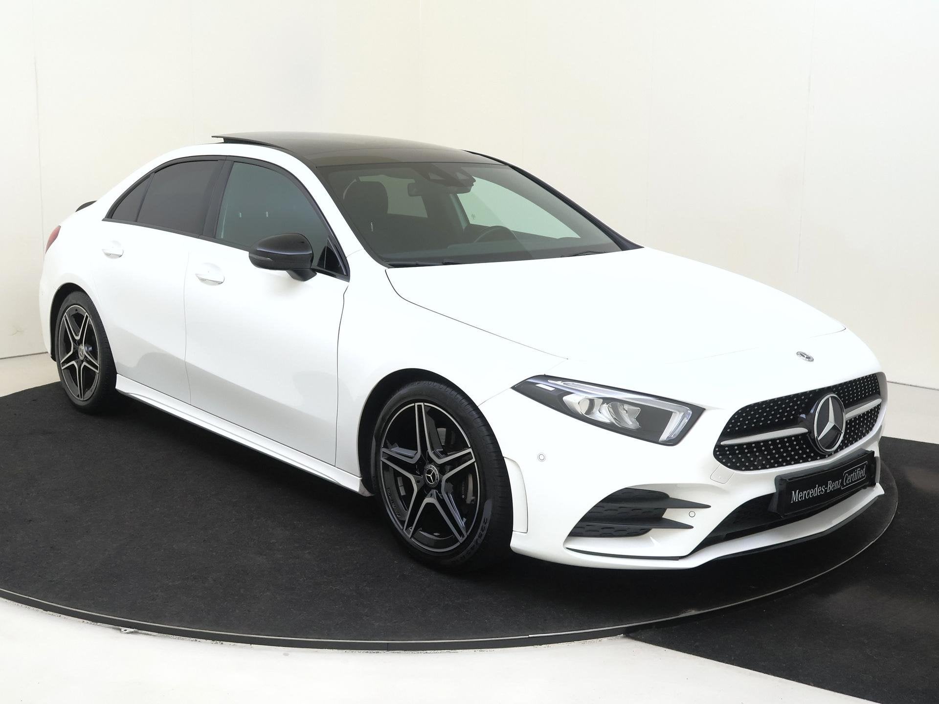 Mercedes-Benz A-klasse 180 Business Solution AMG Panoramadak, Auto's, Gebruikt, Euro 6, 4 cilinders, Wit