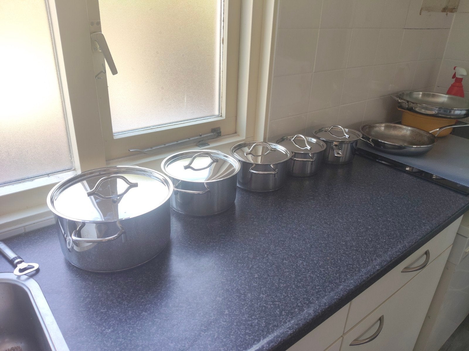 BK Pannenset en 2 Braadpannen, Huis en Inrichting, Keuken | Potten en Pannen, Gebruikt, Met deksel, BK, Pannenset
