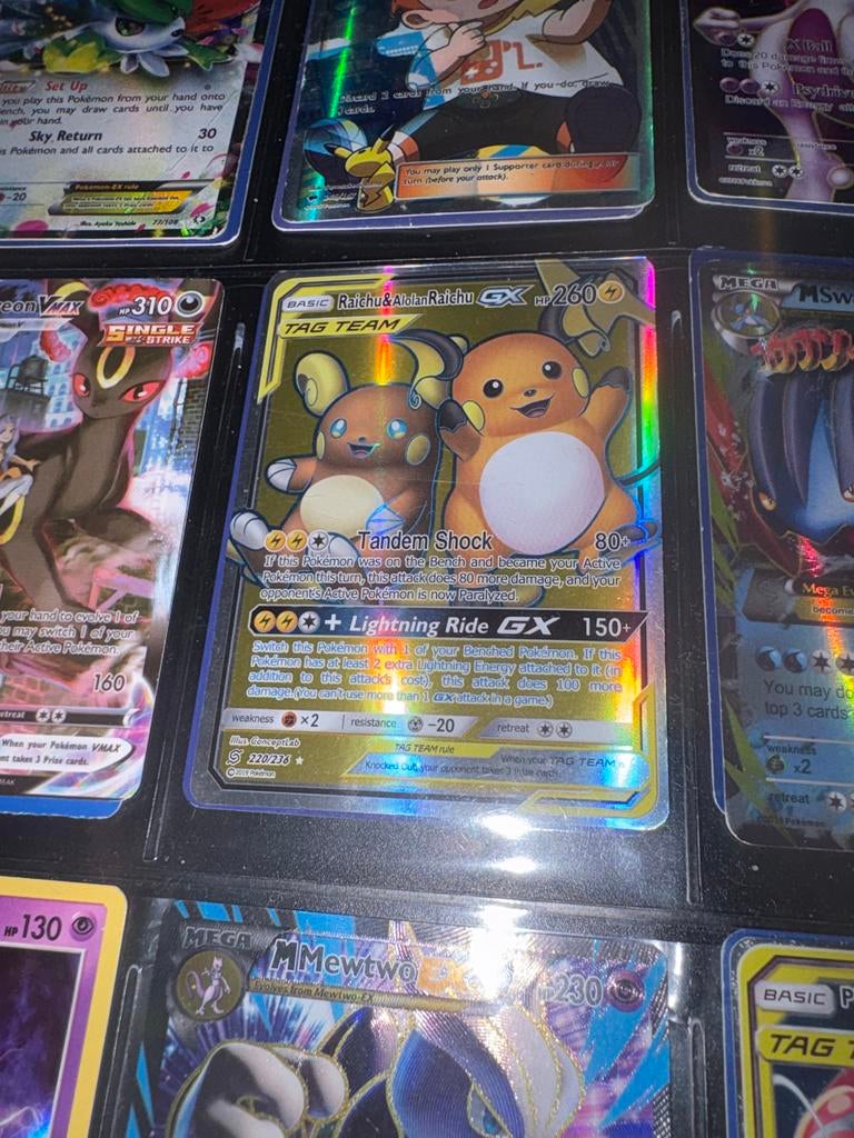 Pokémon Kaart Raichu & Alolan Raichu GX 220/236, Ophalen, Zo goed als nieuw, Losse kaart, Foil