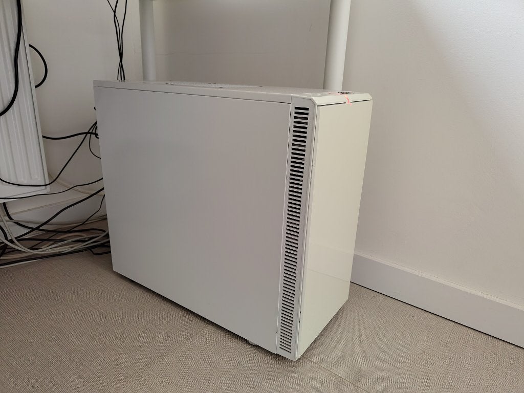Desktop PC met stille witte behuizing, Computers en Software, Ophalen, Zelf gebouwde pc, SSD, Intel Core i7