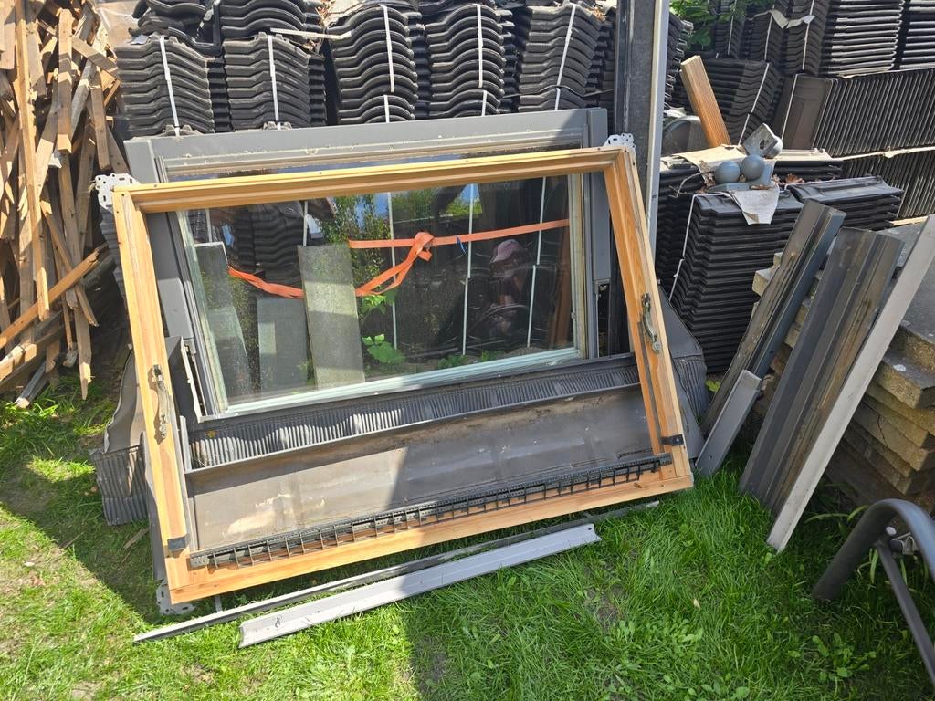 Velux dakraam GGL U04 134x98 cm met gootstukken en loodslab, Gebruikt, 80 tot 120 cm, Ophalen of Verzenden, 120 tot 160 cm