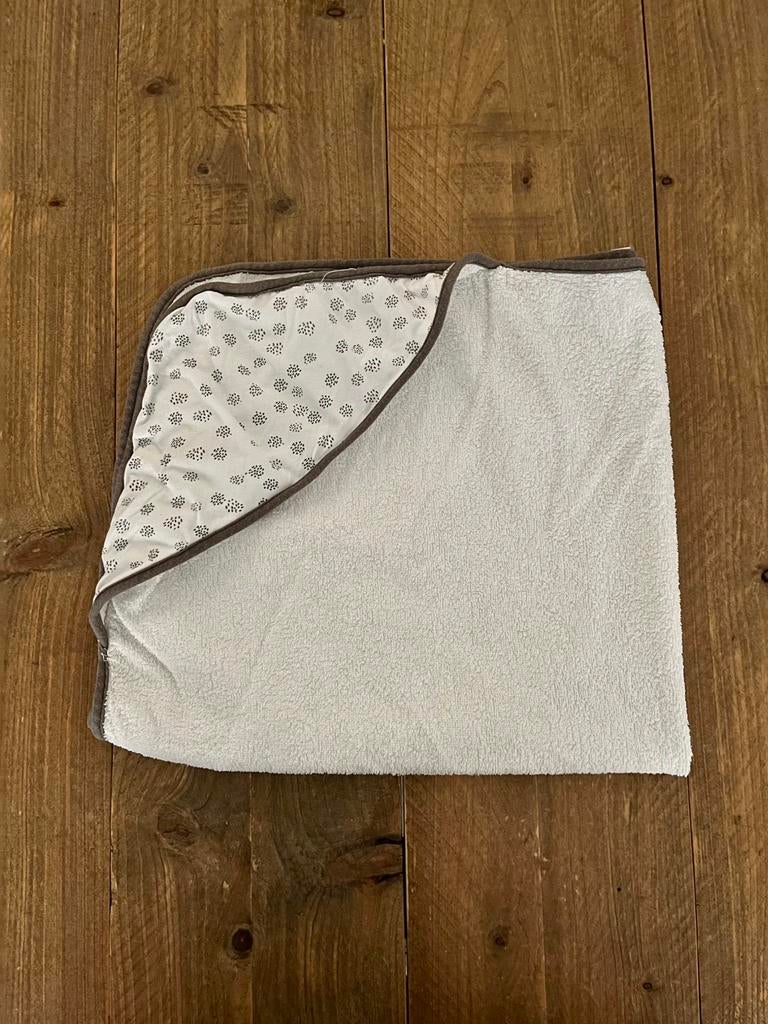 Gratis – Blokker baby badcape met capuchon – wit/grijs, Ophalen, Gebruikt