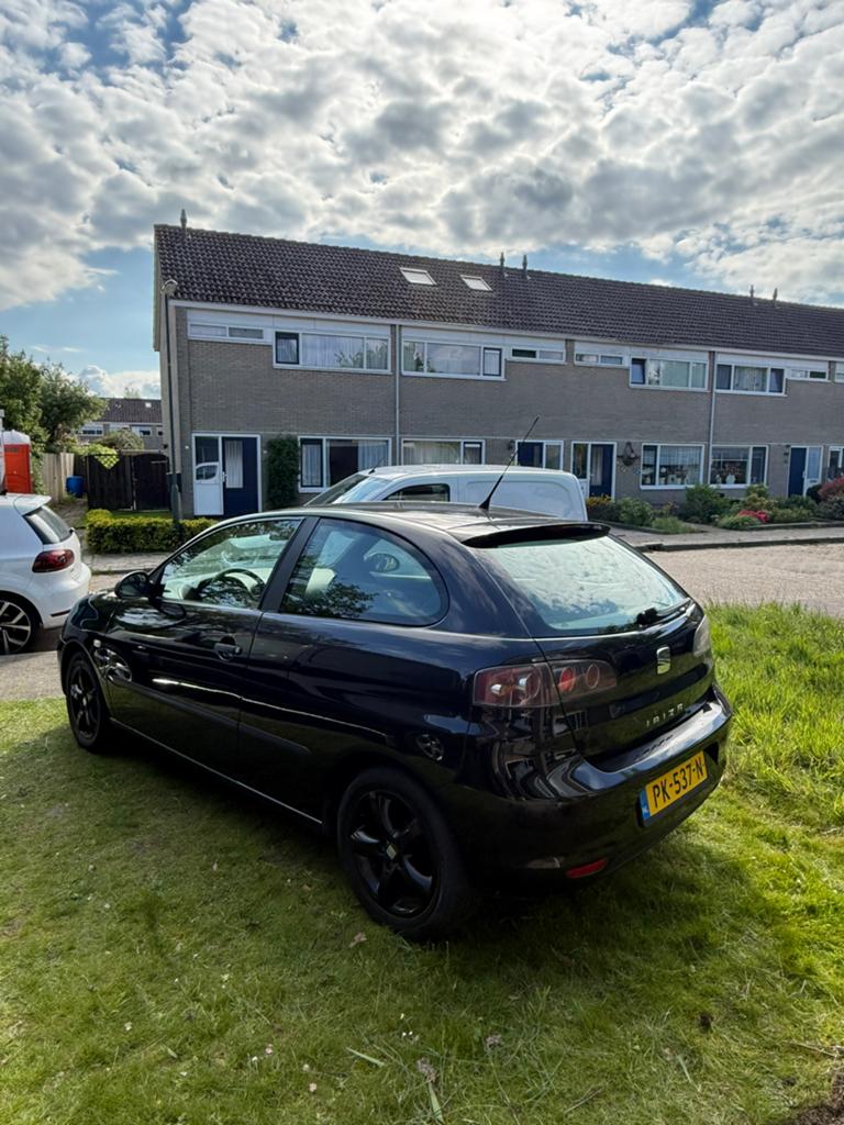 Seat Ibiza 1.2 44KW 3DRS 2007 Zwart met sterrenhemel, Auto's, Seat, 40 €/maand, 60 pk, 1198 cc, Handgeschakeld
