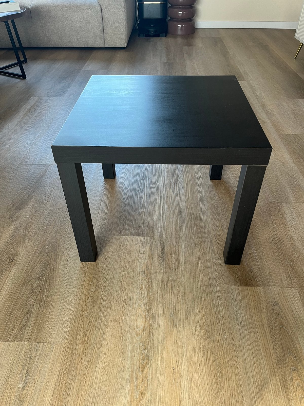 GRATIS OPHALEN Zwarte vierkante bijzettafel, Huis en Inrichting, Vierkant, 55 tot 75 cm, Zo goed als nieuw, Hout
