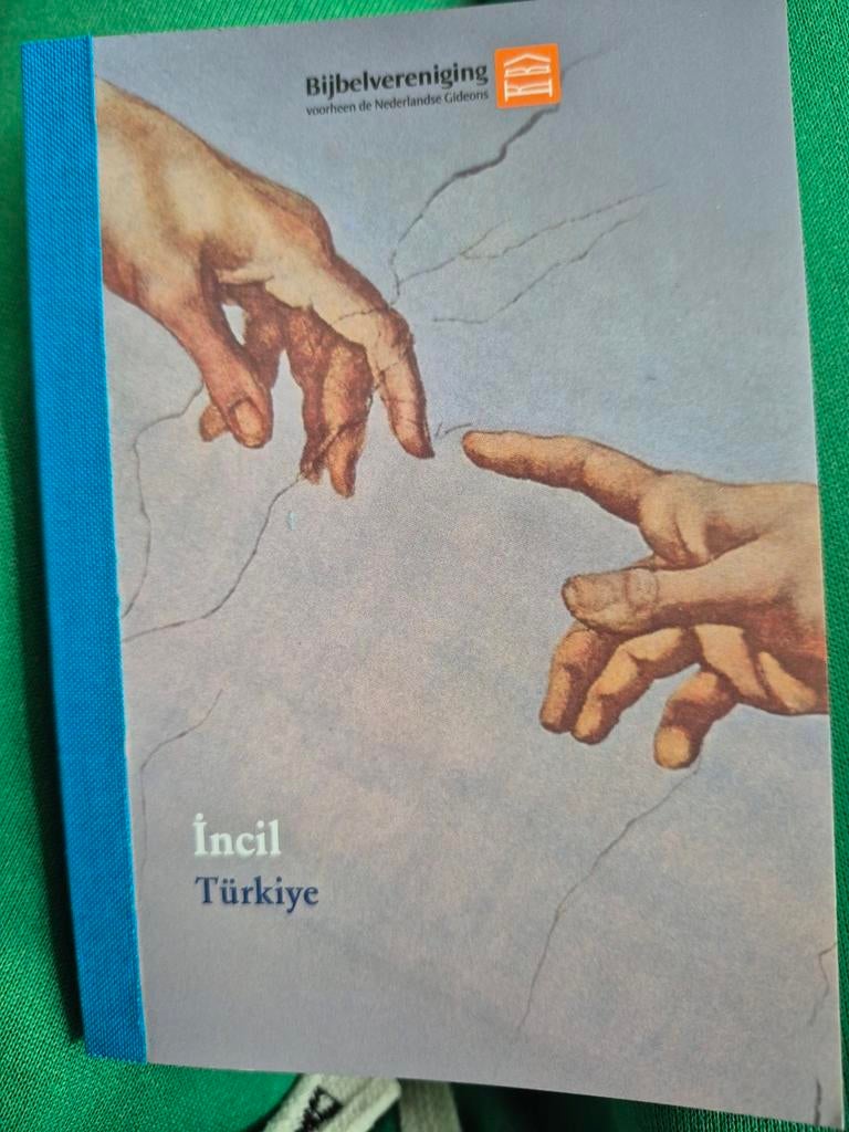 Incir Türkiye - Bijbelvereniging (Turkse Bijbel), Ophalen of Verzenden, Zo goed als nieuw, Diverse auteurs, Christendom | Katholiek