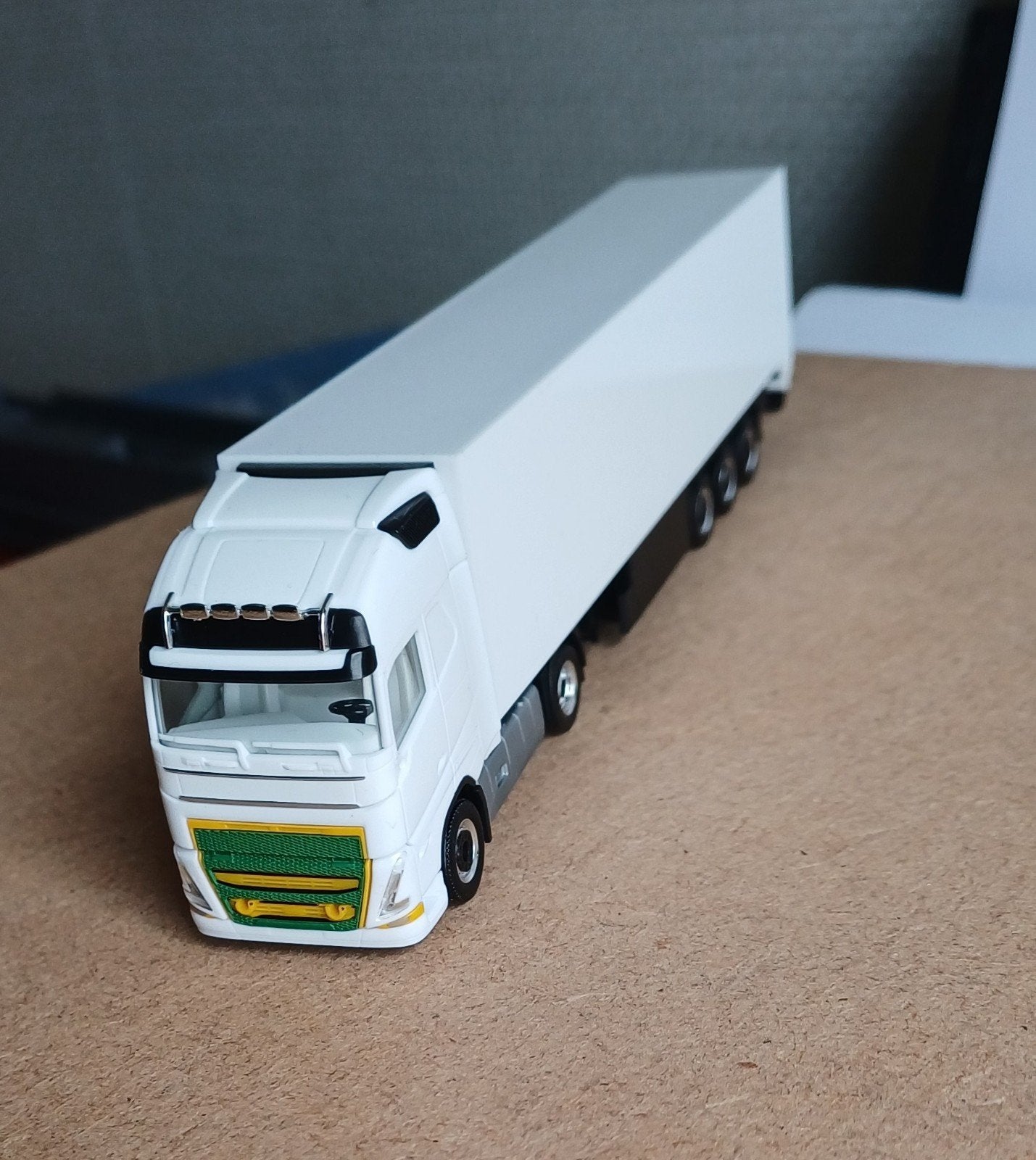 Herpa Volvo Koeltransport, Ophalen of Verzenden, Nieuw, Bus of Vrachtwagen, Herpa