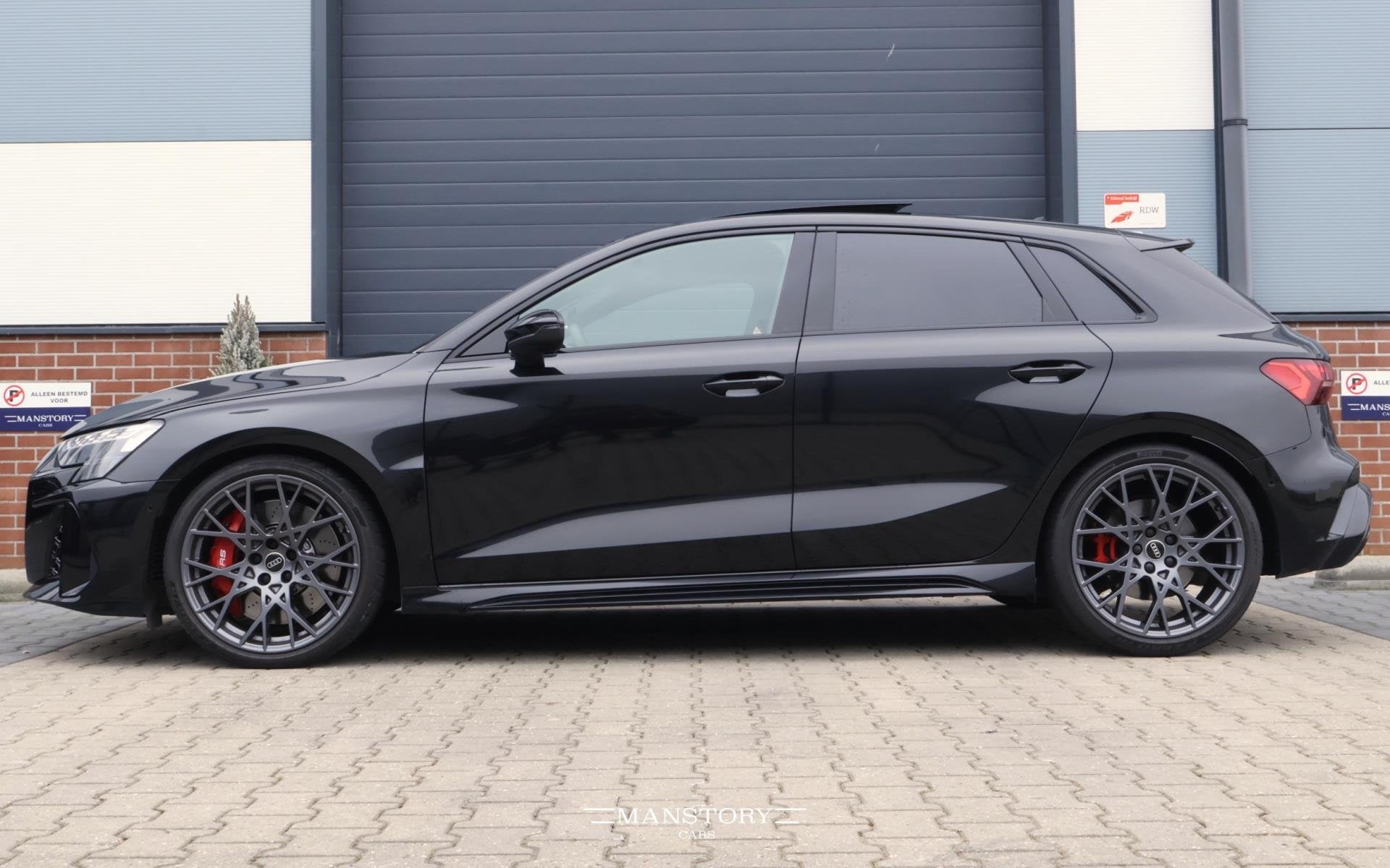 Audi RS 3 2.5 TFSI Quattro|Carbon RS Seats|Pano|ACC|HUD|Came, Auto's, Automaat, Dealer onderhouden, Gebruikt, RS3