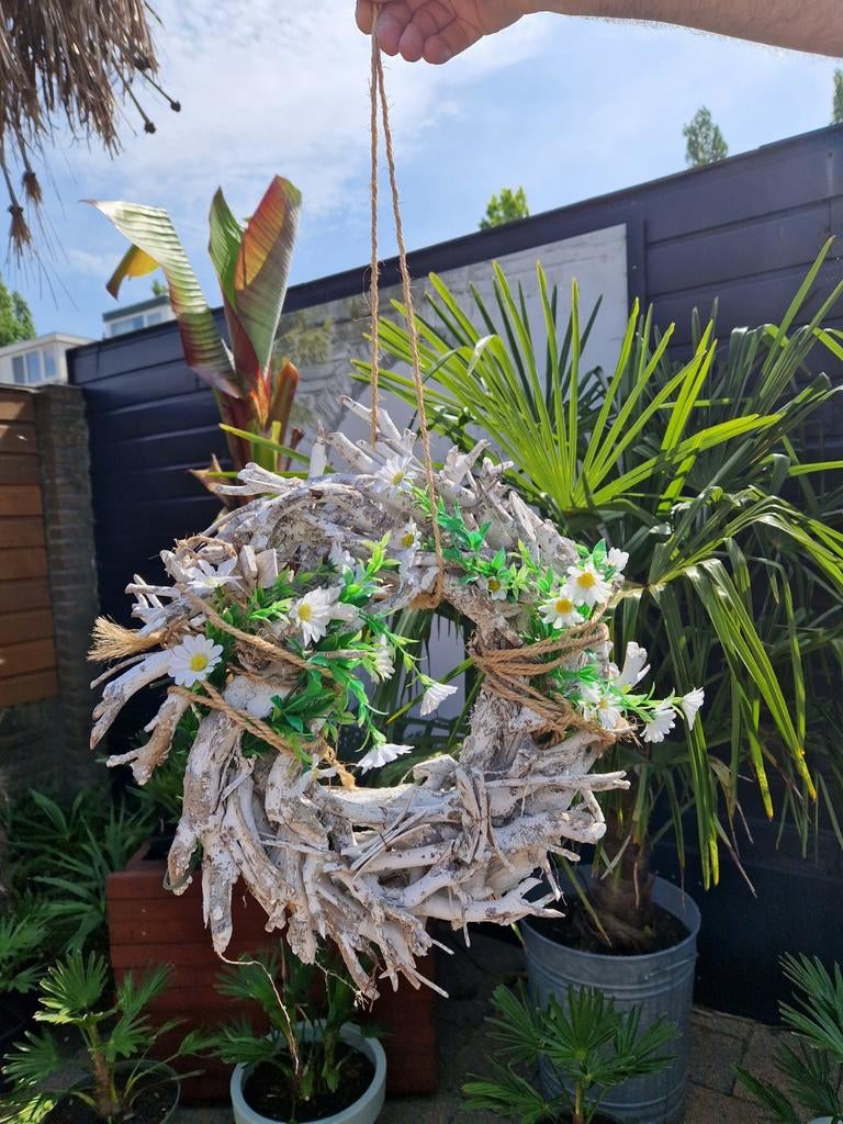Decoratieve houten krans met bloemen, Ophalen of Verzenden, Gebruikt