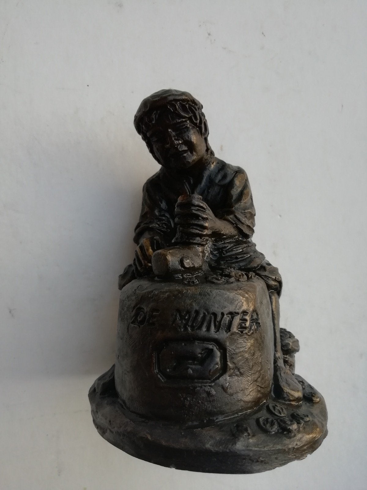 beeldje 'De Munter' door Janneke Ros, 20e eeuw, Antiek en Kunst, Ophalen of Verzenden