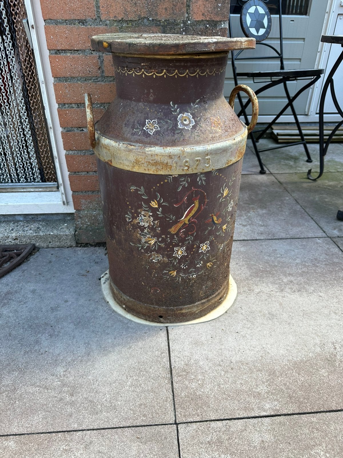 Melkbus met houten deksel, Tuin en Terras, Bloempotten, Ophalen, Overige materialen, Rond, Zo goed als nieuw