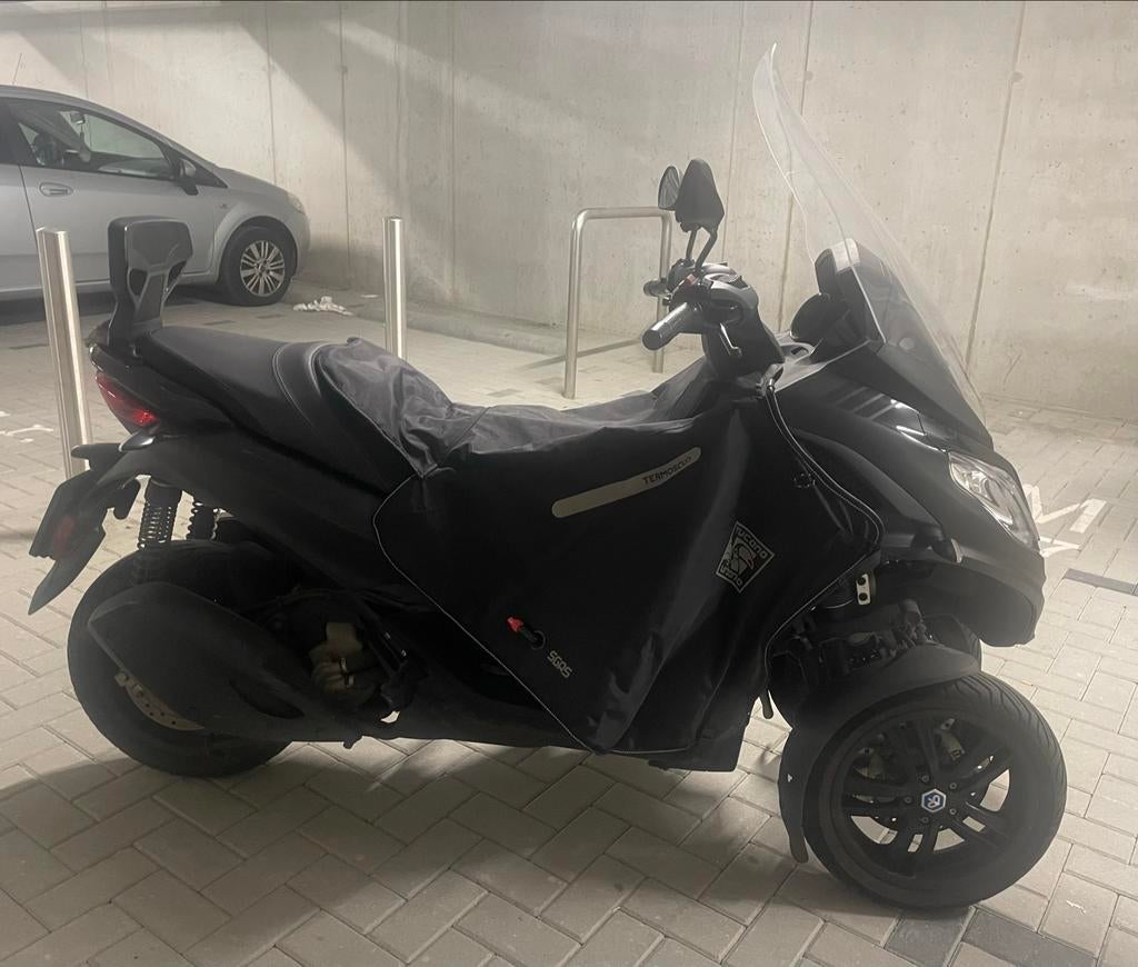 Piaggio MP3 300 HPE - Black Edition - 2024, Scooter, 4 cilinders, Particulier, Automaat