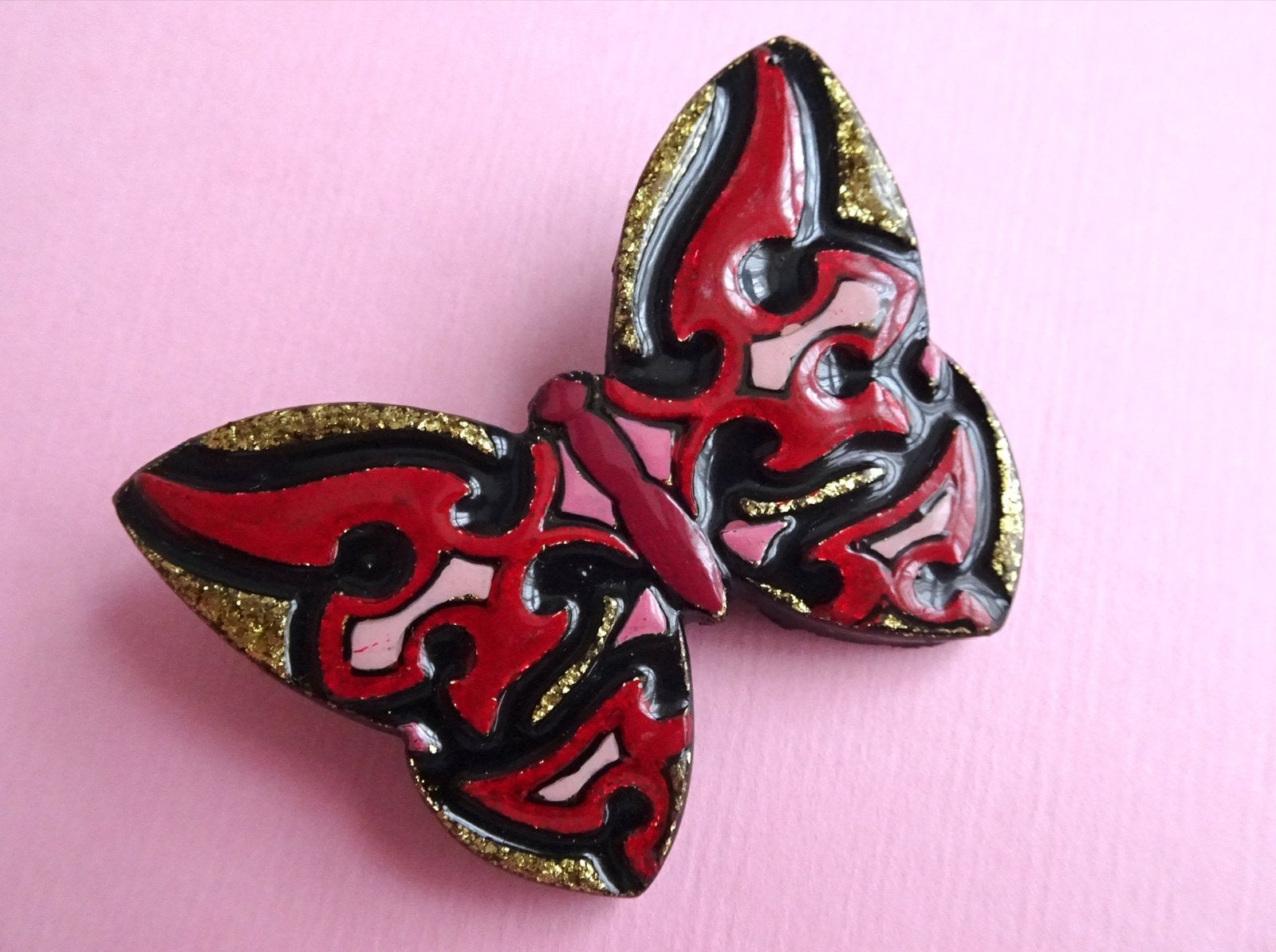 jwg Vintage 60s 70s Vlinder broche rood roze zwart goud klr, Sieraden, Tassen en Uiterlijk, Verzenden, Overige materialen, Broche