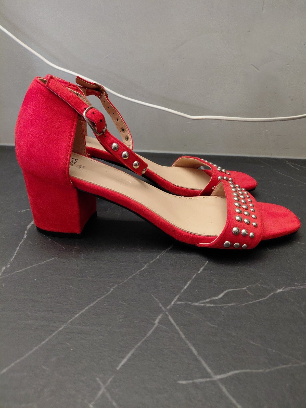 Eksept rode hakjes met studs - Maat 40, Kleding | Dames, Schoenen, Ophalen of Verzenden, Zo goed als nieuw, Rood, Schoenen met hoge hakken