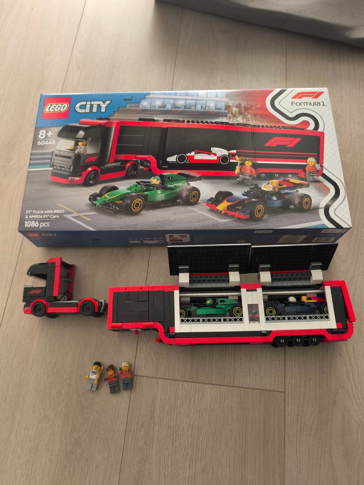 LEGO City F1 truck met RB20 en AMR24 F1 auto's 60445, Ophalen of Verzenden, Zo goed als nieuw