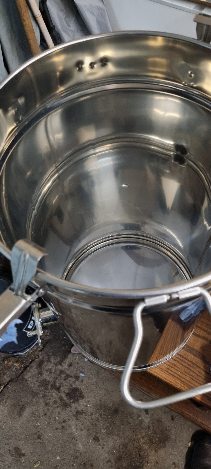 RVS honing aftapvat 50kg, Bijen