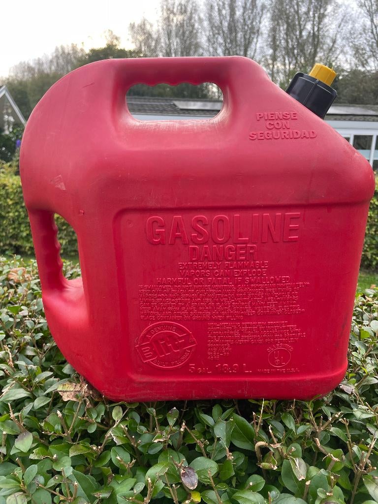 Jerrycans, Ophalen
