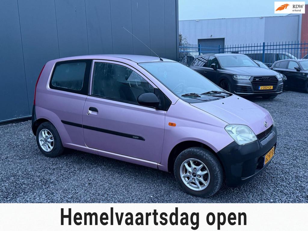 Daihatsu Cuore 1.0-12V Kyoto APK!ZUINIG!LAGE KM!, Auto's, Voorwielaandrijving, Stof, Zwart, 18 €/maand