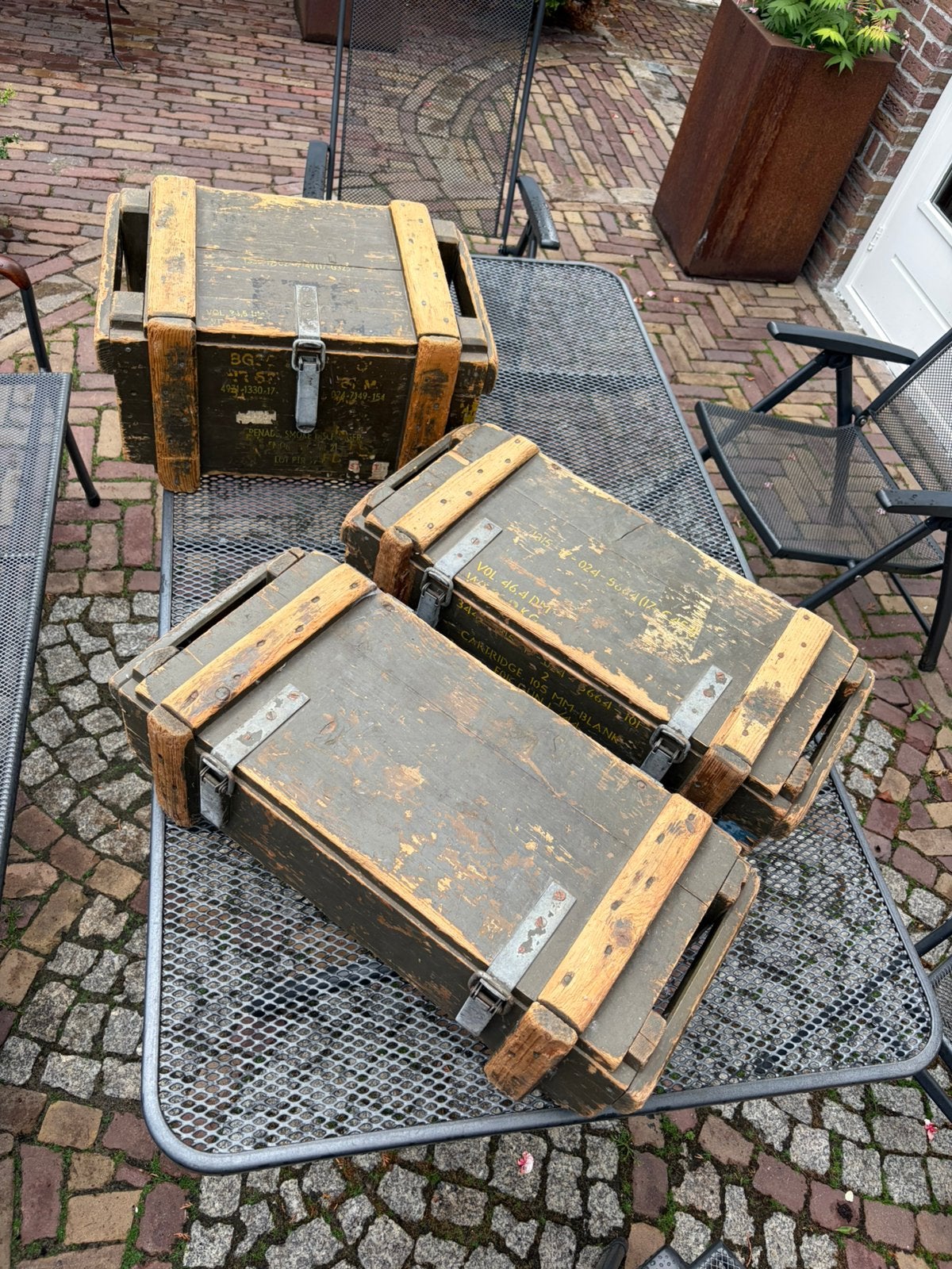 3 oude munitie kisten, Ophalen, Landmacht, Nederland