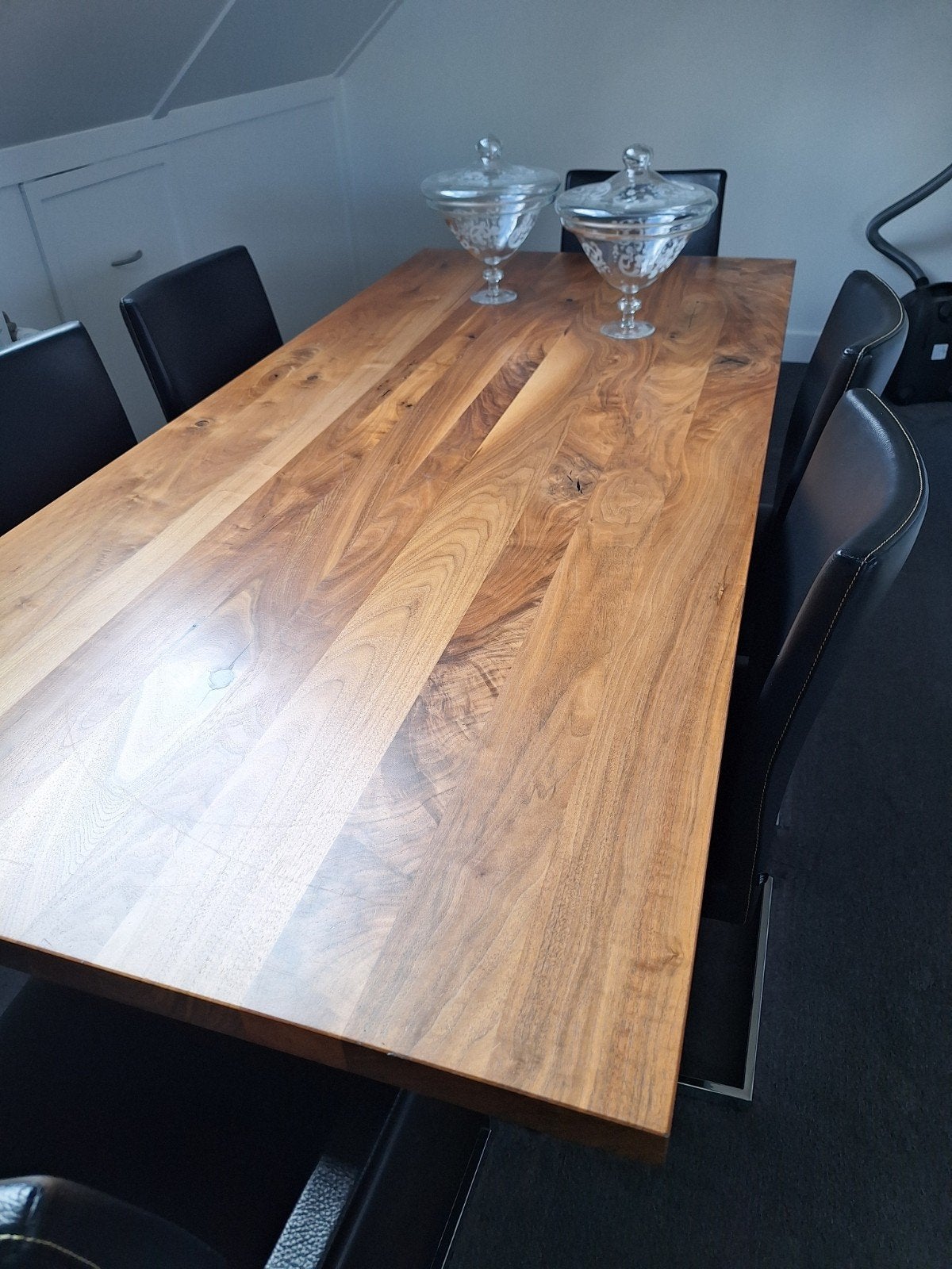 6 design stoelen en walnoten houten tafel, Zwart, Leer, Ophalen of Verzenden, Vijf, Zes of meer stoelen