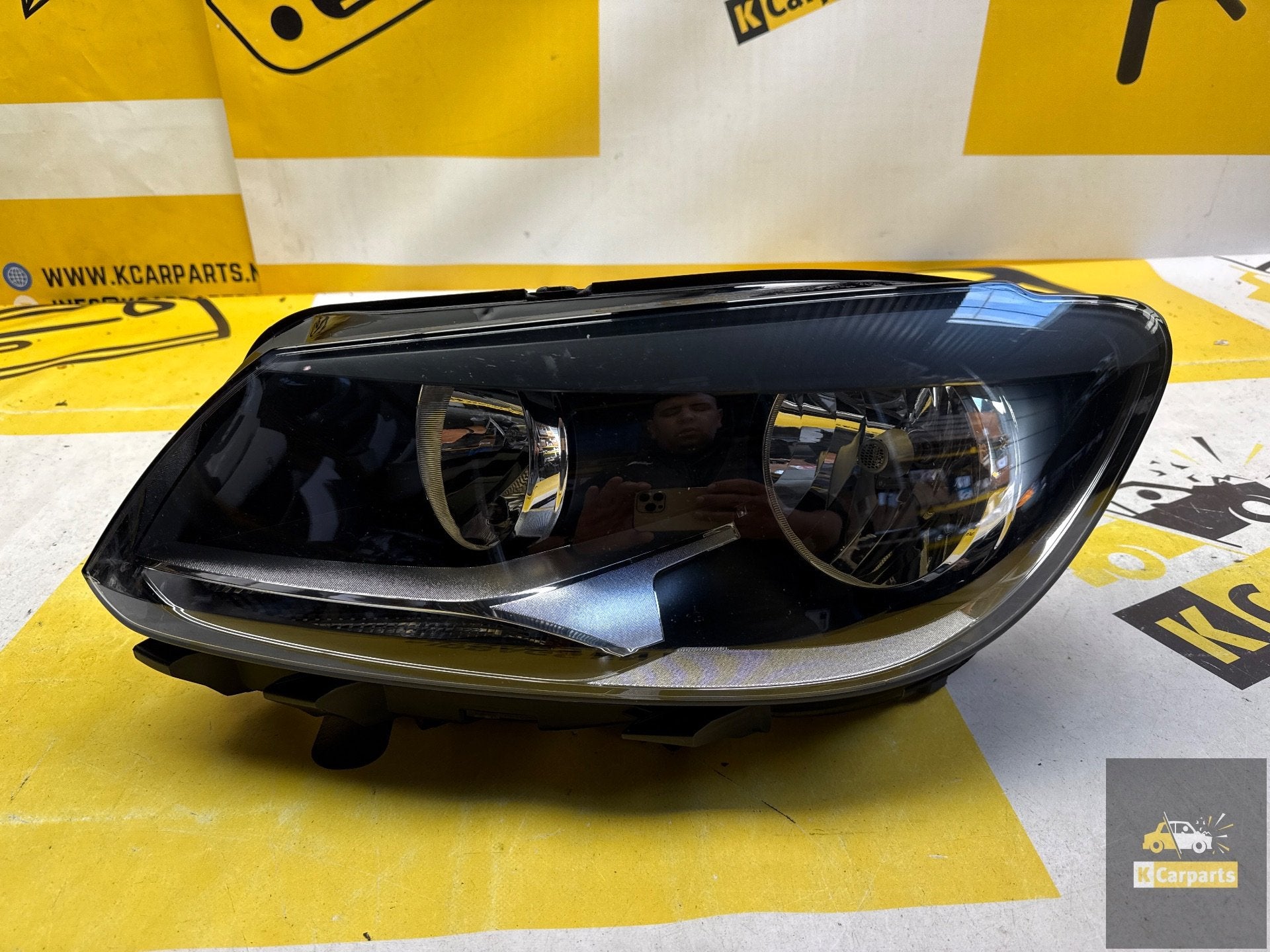 VW Caddy-touran 2010-16 Halogeen koplamp 1T1941005G links, Auto-onderdelen, Gebruikt, Volkswagen, Volkswagen AG, Berliner Ring 2
38440  Wolfsburg, DE