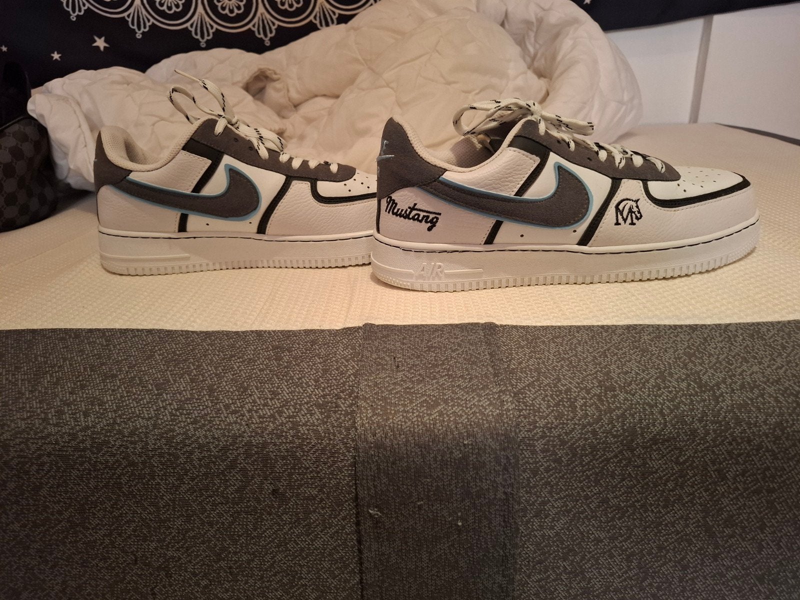 Nike Air Force 1 Custom Mustang maat 44, Wit, Nike, Ophalen of Verzenden, Sneakers of Gympen