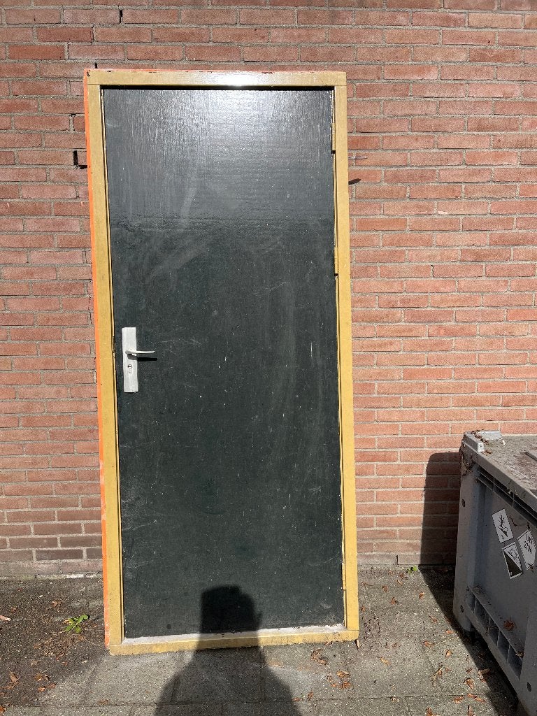 Deur met koijn en hang en sluitwerk, Doe-het-zelf en Verbouw, Ophalen, Gebruikt, 80 tot 100 cm, Buitendeur
