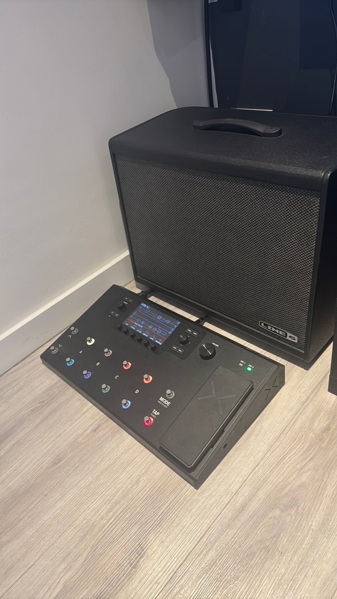 Line 6 Helix LT met Powercab 112, Ophalen, Zo goed als nieuw, Gitaar, 100 watt of meer