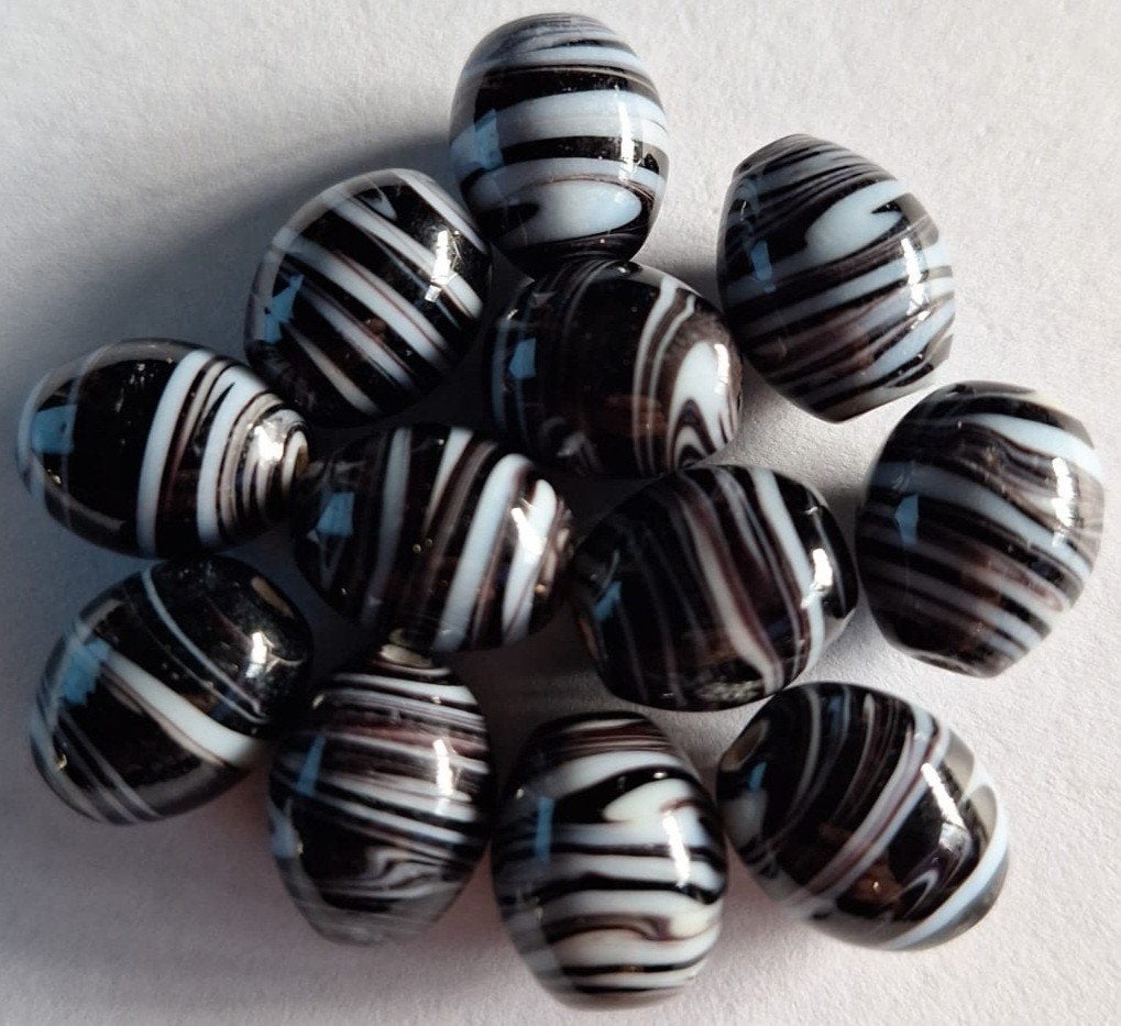 Ovalen zwart wit gestreepte glas kralen 15x10 mm, Hobby en Vrije tijd, Kralen en Sieraden maken, Verzenden, Nieuw, Kraal