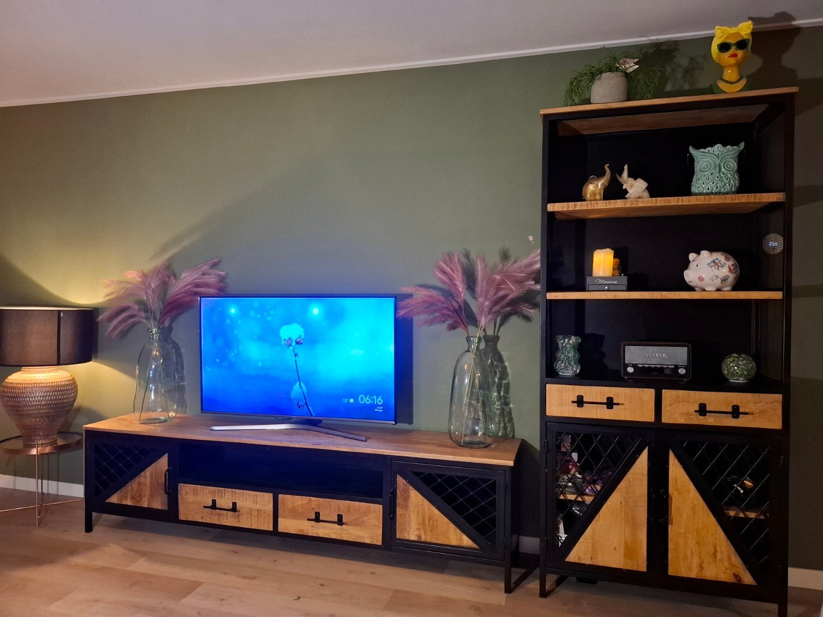 Set ook los te koop! Mangohout buffet/boekenkast & TV-meubel, Met deur(en), 200 cm of meer, Zo goed als nieuw, 25 tot 50 cm